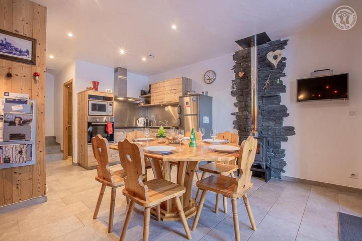 Gîte pour 6 personnes, avec terrasse à Champagny-en-Vanoise - 3