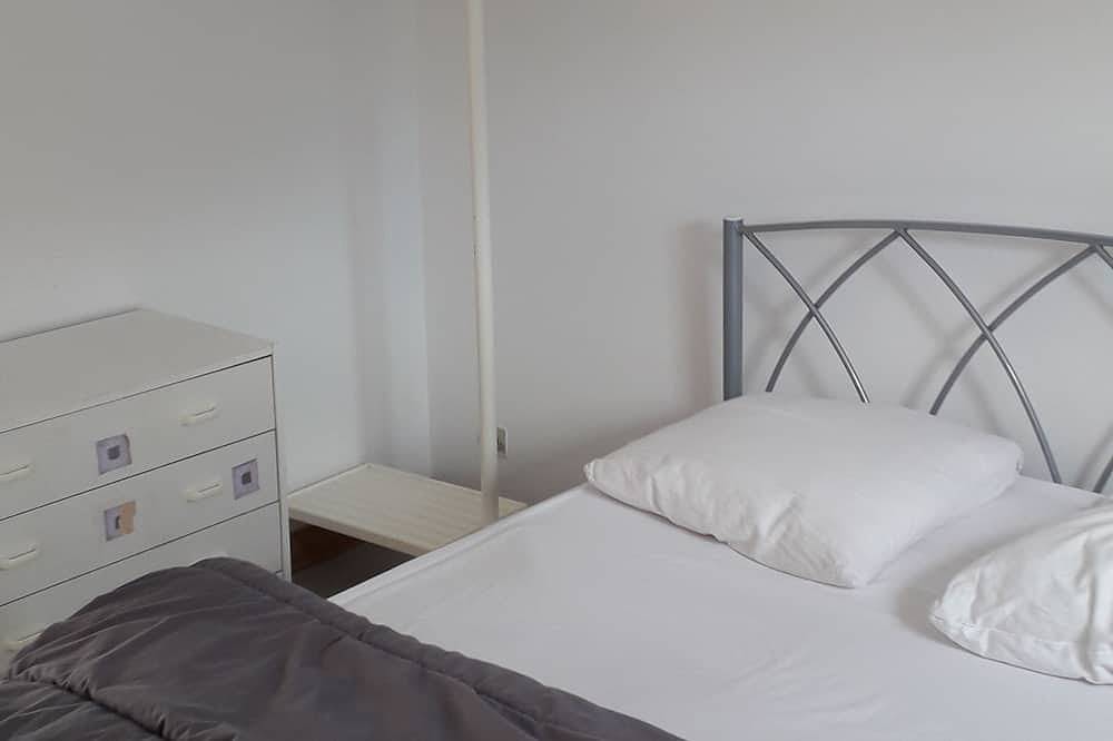 Maison bord de mer 4 à 5 Personnes in Surtainville, Côte de la Déroute