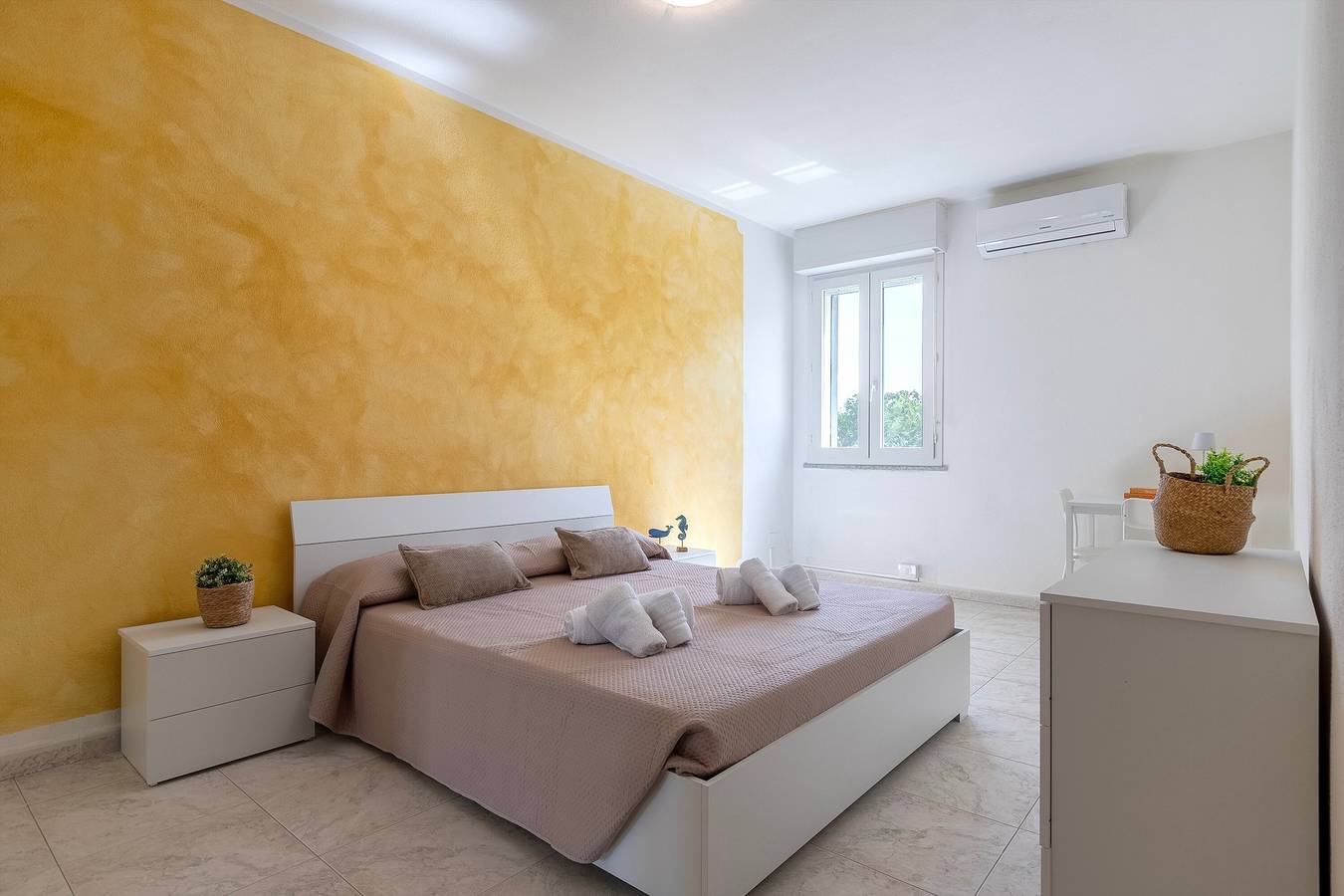Appartamento intero, Appartamento 'Harmony' con terrazza privata, Wi-Fi e aria condizionata in Nulvi, Provincia di Sassari