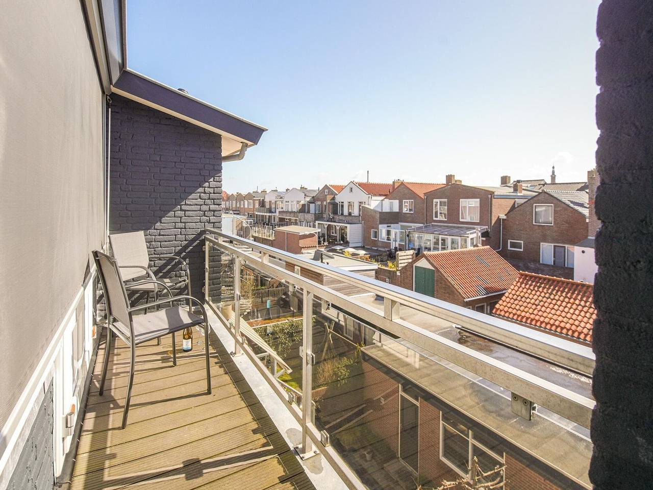 Geheel appartement, Vakantieappartement voor 3 personen met tuin in Katwijk, Nederlandse Noordzeekust