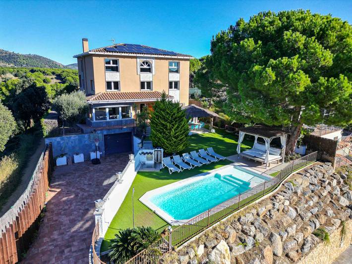 Chalet para 14 personas, con terraza y jardín en Maresme