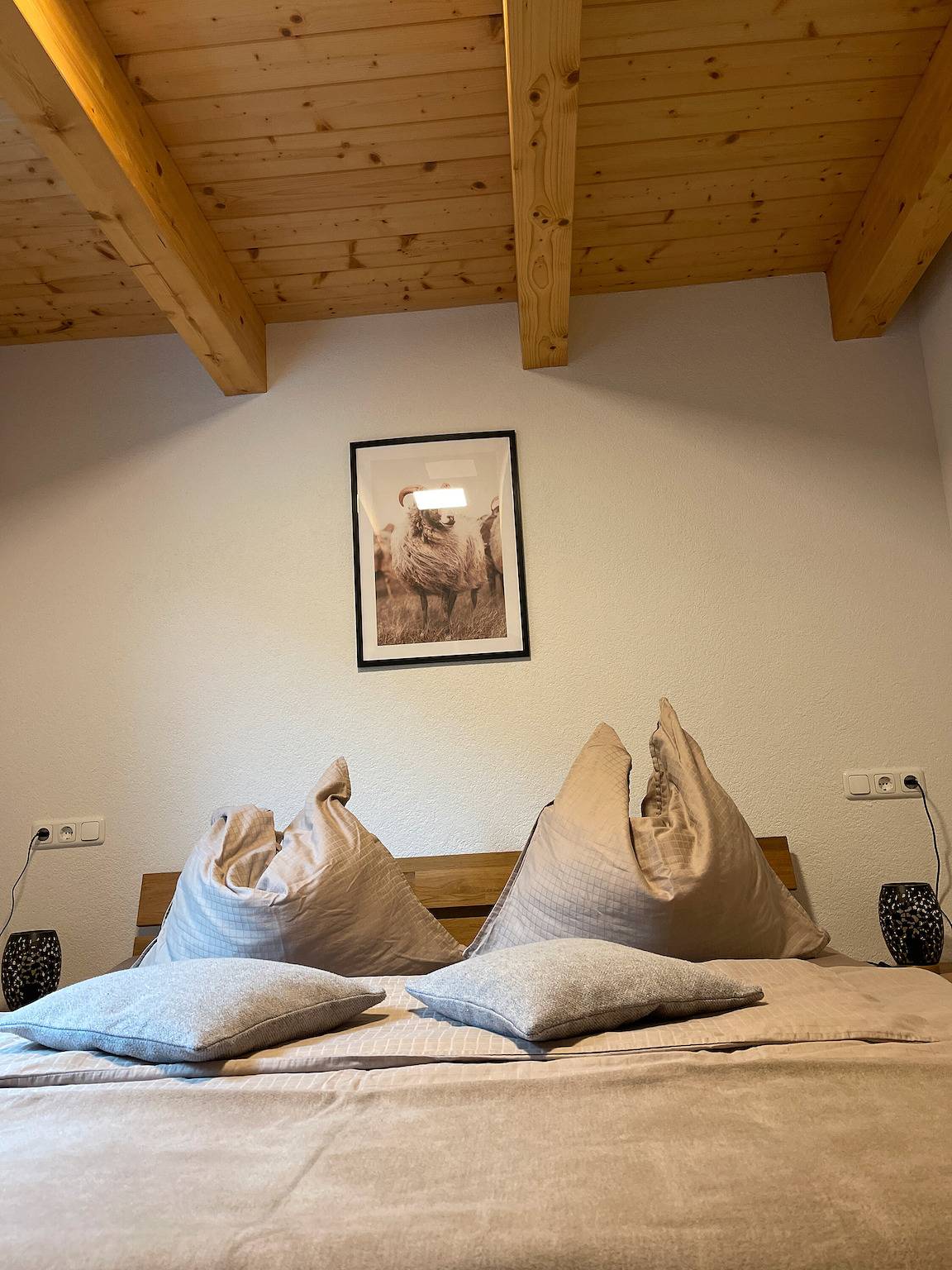 Entire apartment, Apartment 'Zum Klammlhof' with Mountain View, Private Terrace and Wi-Fi in Reichenau (Austria), Nockberge