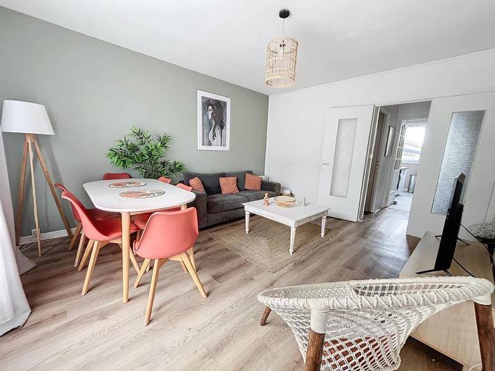 Appartement de vacances pour 8 personnes, avec vue et balcon, adapté aux familles