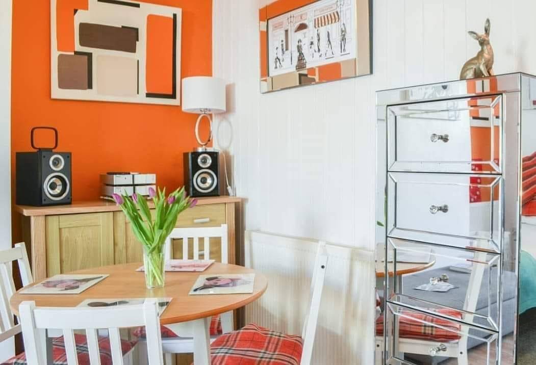 Entire holiday apartment, 1 Bed Studio Sleeps 4 - Seaside, Dog Friendly in Bridlington, East Riding of Yorkshire