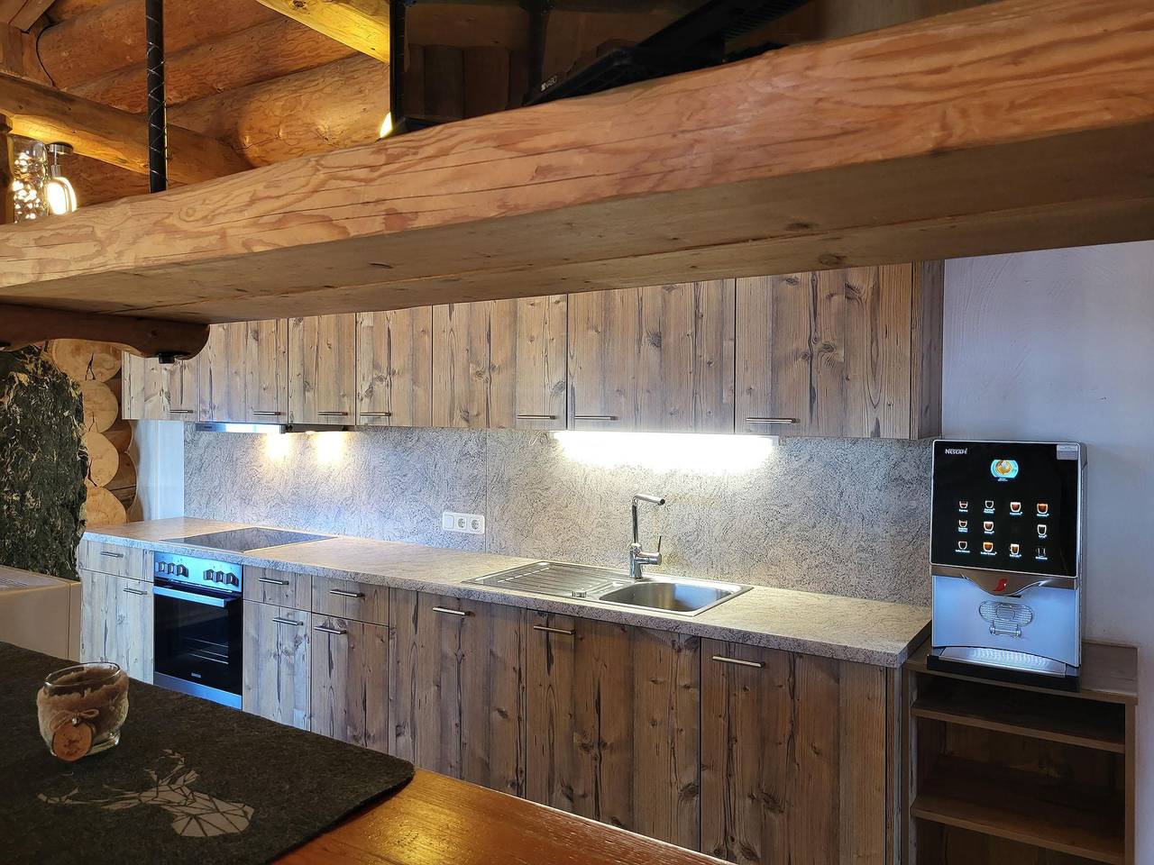 Ganze Ferienwohnung, 6-Raum-Hütte für 10 bis 16 Personen in Neukirchen am Großvenediger, Kitzbüheler Alpen