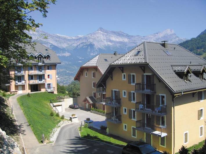 Parc de vacances pour 6 personnes, avec Terrasse et Piscine en Haute-Savoie