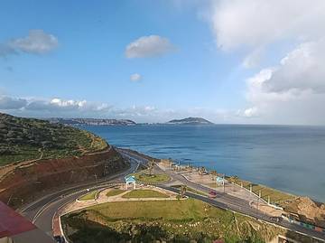 Gîte pour 4 personnes, avec jardin et jacuzzi à Fnideq
