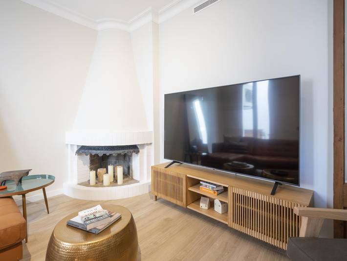 Entire holiday apartment, Sitges Spaces Urban Oasis- 3 Bedrooms/2 Bath/Terrace/Near Beach in Sitges, Garraf