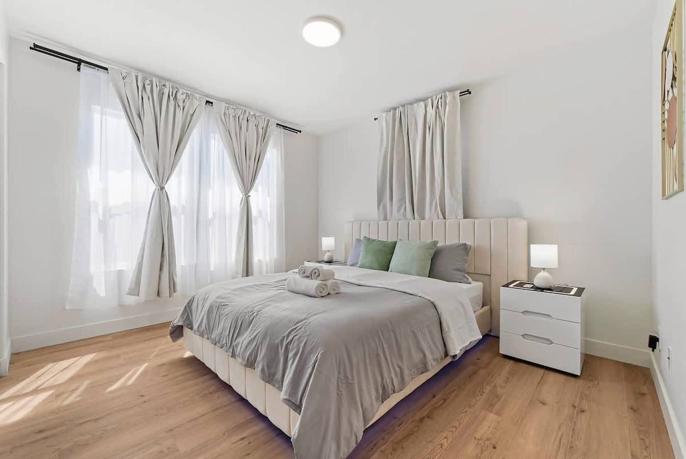 Massive 8Br Home in Hayward with Ac Free Parking in Hayward (CA), Alameda County