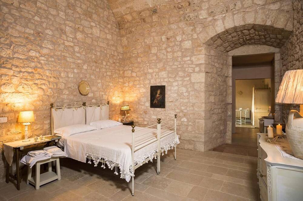 Masseria Le Cerase – An Apulian Masseria for 10 People in Conversano, Province de Bari