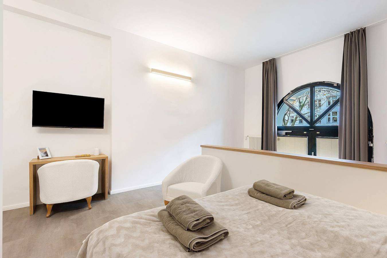 Ganze Wohnung, Berlin Ku’damm Apartment | Prime Charlottenburg Location (2) in Berlin Innenstadt, Berlin