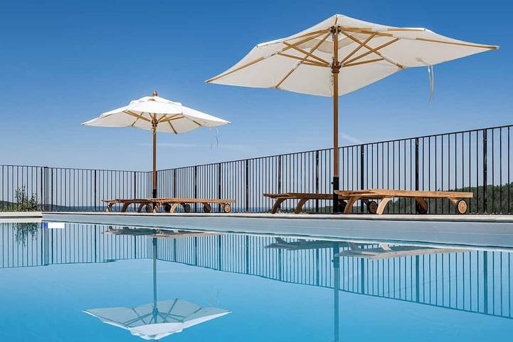 Maison de vacances pour 14 personnes, avec piscine ainsi que jacuzzi et sauna, animaux acceptés