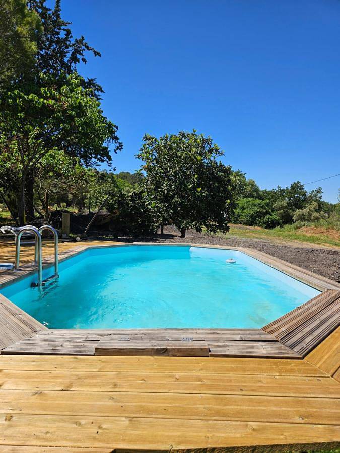 Villa pour 4 personnes, avec piscine ainsi que jardin et vue