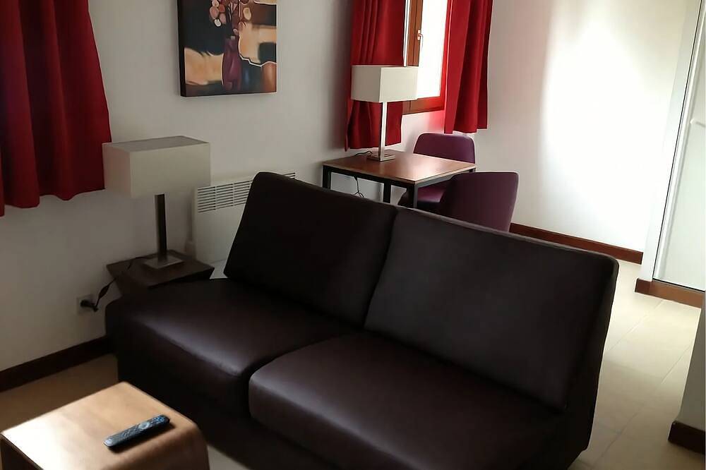 Private accommodations! Soundproofed rooms + well equipped kitchen in Guillaumes, Nizza und Umgebung