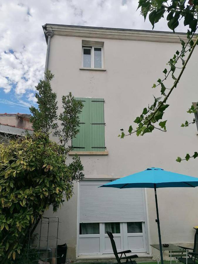 Appartement entier, Coquet appartement à 15mn de Paris et 10 mn de Stade de France, wifi, Netflix, in Groslay, Val-d'Oise