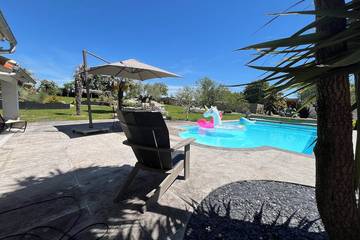 Location de vacances pour 12 personnes, avec jardin à Le Bourdet