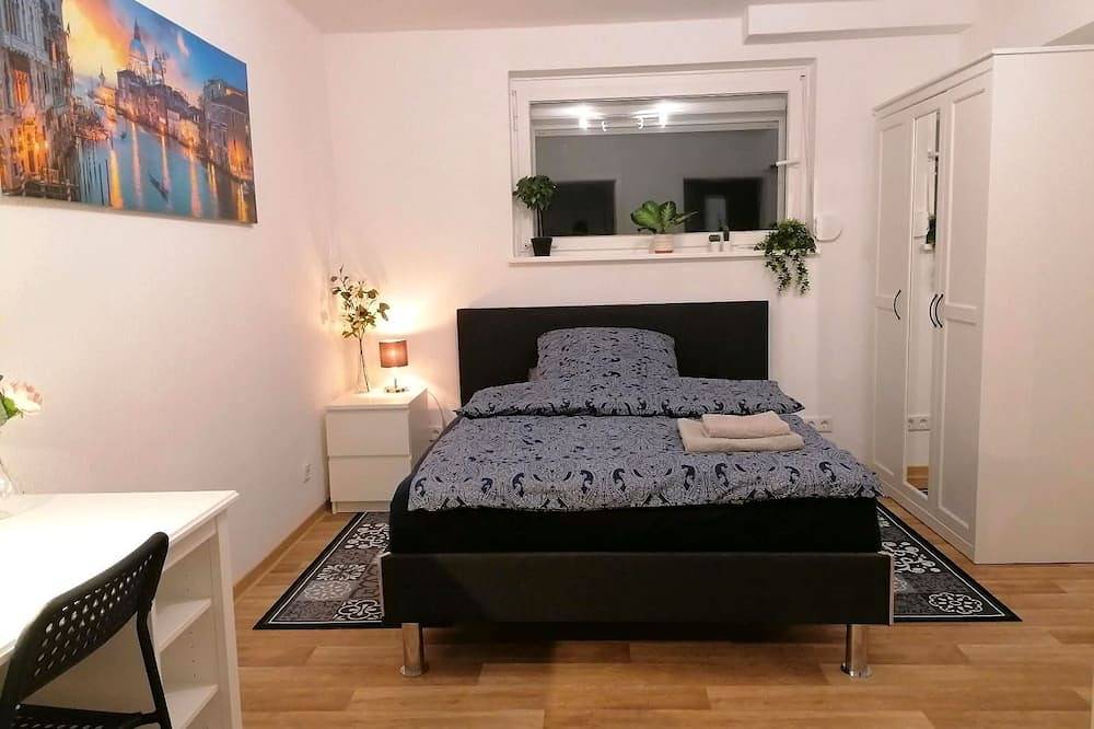 Ganze Wohnung, Monteur-/ Ferienwohnung *direkt* in Northeim, 2 bis 6 Pers. in Northeim, Niedersachsen