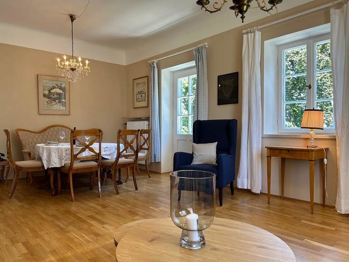 Apartamento vacacional entero, Ferienwohnung Villa Victoria mit grandiosem Seeblick und Gartennutzung in Jugendstil Villa in Gstadt am Chiemsee, Lago Chiem