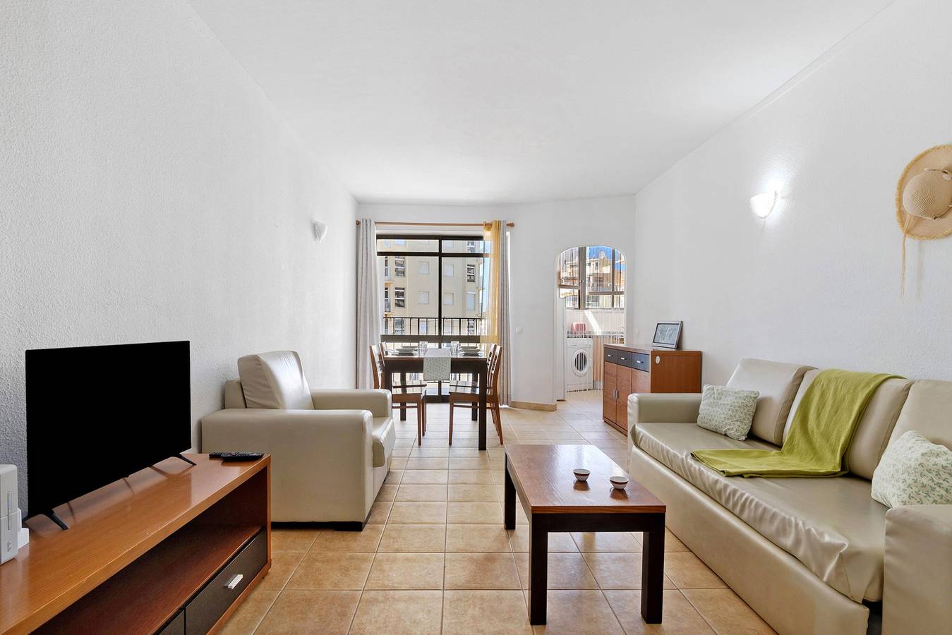 Ganze Wohnung, Apartment 'Gabriel 5 G' mit Meerblick, Gemeinschaftspool und Wlan in Armação de Pêra (costa), Armação de Pera