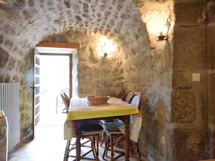 Location de vacances pour 4 personnes, avec jardin à La Souche - 3