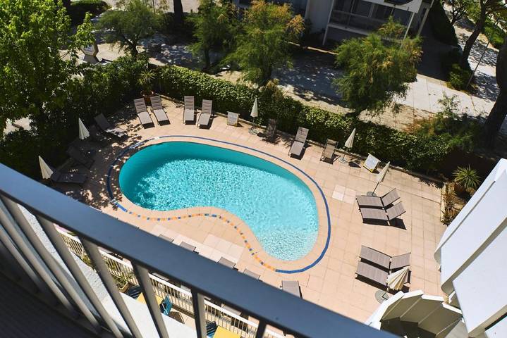 Hôtel pour 2 personnes, avec terrasse et piscine dans Office De Tourisme La Grande Motte - 3
