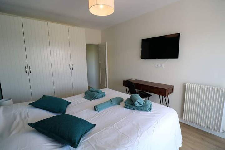 Apartamento entero, Lovely apartment with seaview from balcony in Saint-Laurent-du-Var, Costa mediterránea (Francia)