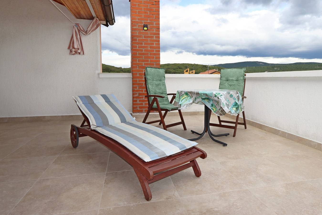 Ganze Wohnung, Studio Appartement mit Terrasse und Meerblick Kornic (Krk) -b in Krk Stadt, Krk