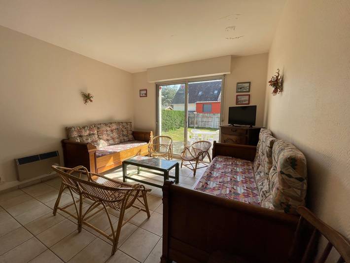 Ganze Wohnung, Erdgeschosswohnung mit Garten, 500m Strand, 800m Geschäfte in Jullouville, Côte de la Déroute
