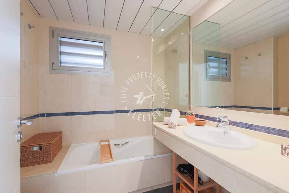 Ganze Wohnung, Casas del Mar 5 minutes from Sitges! Duplex with sea views in Sant Pere de Ribes, Garraf