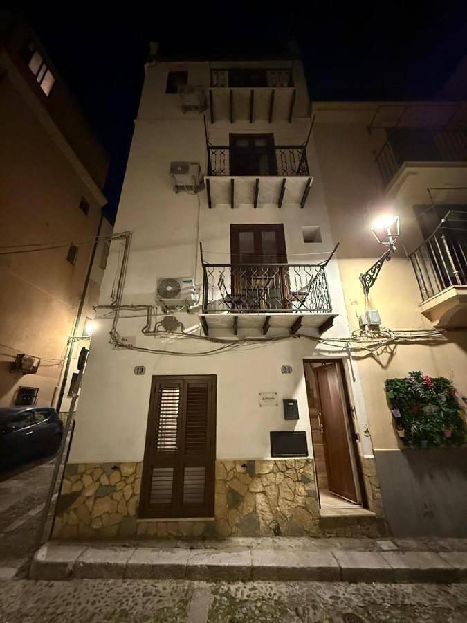 BnB für 3 Personen, mit Ausblick und Balkon in Cefalù