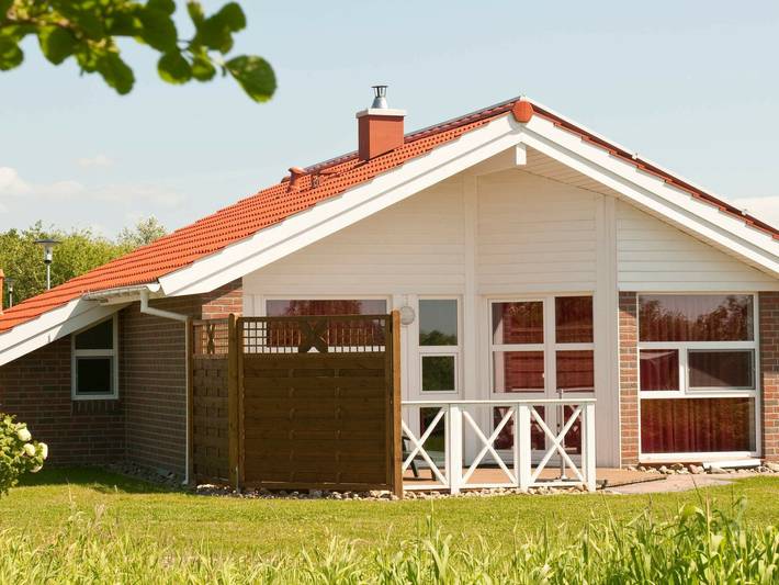 Ferienhaus für 6 Personen, mit Whirlpool und Sauna sowie Terrasse und Garten in Otterndorf