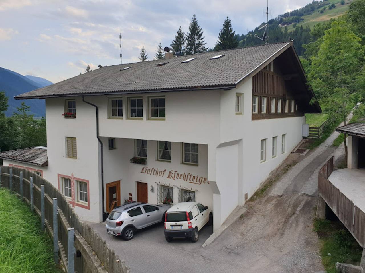 Gasthof Kirchsteiger 'Zimmer 3' mit Seeblick, Gemeinschaftsterrasse und Wi-Fi in St. Walburg (Ulten), Ulten