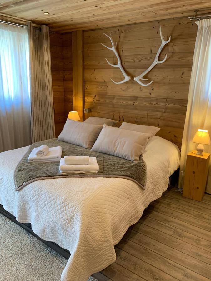 King Room with Mountain View in Auron, Saint-Étienne-de-Tinée