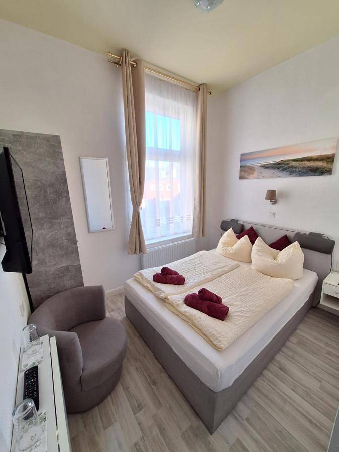 Double Room with Private Bathroom in Borkum