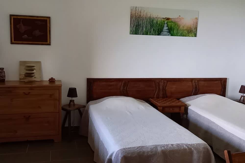 Livello del giardino indipendente con vista eccezionale in Sollacaro, Sartène e dintorni