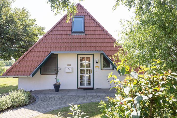 Ferienhaus für 6 Personen, mit Terrasse und Garten in Wremen