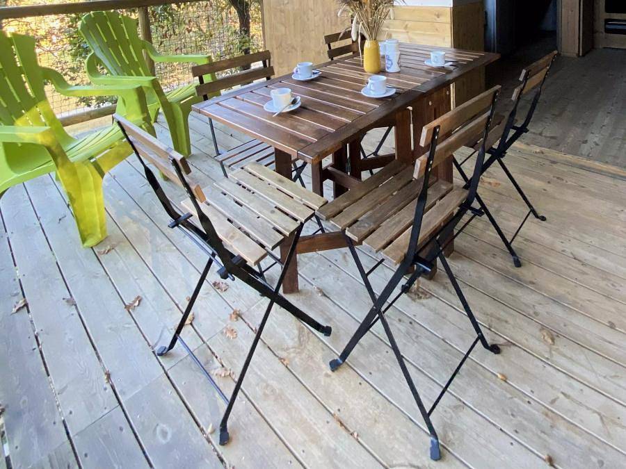 Camping Le Moulin de Surier - Tente en toile et en bois 5 personnes - Lodge du Lac 3 Pièces 5 personnes in Beaumont-du-Périgord, Périgord Pourpre