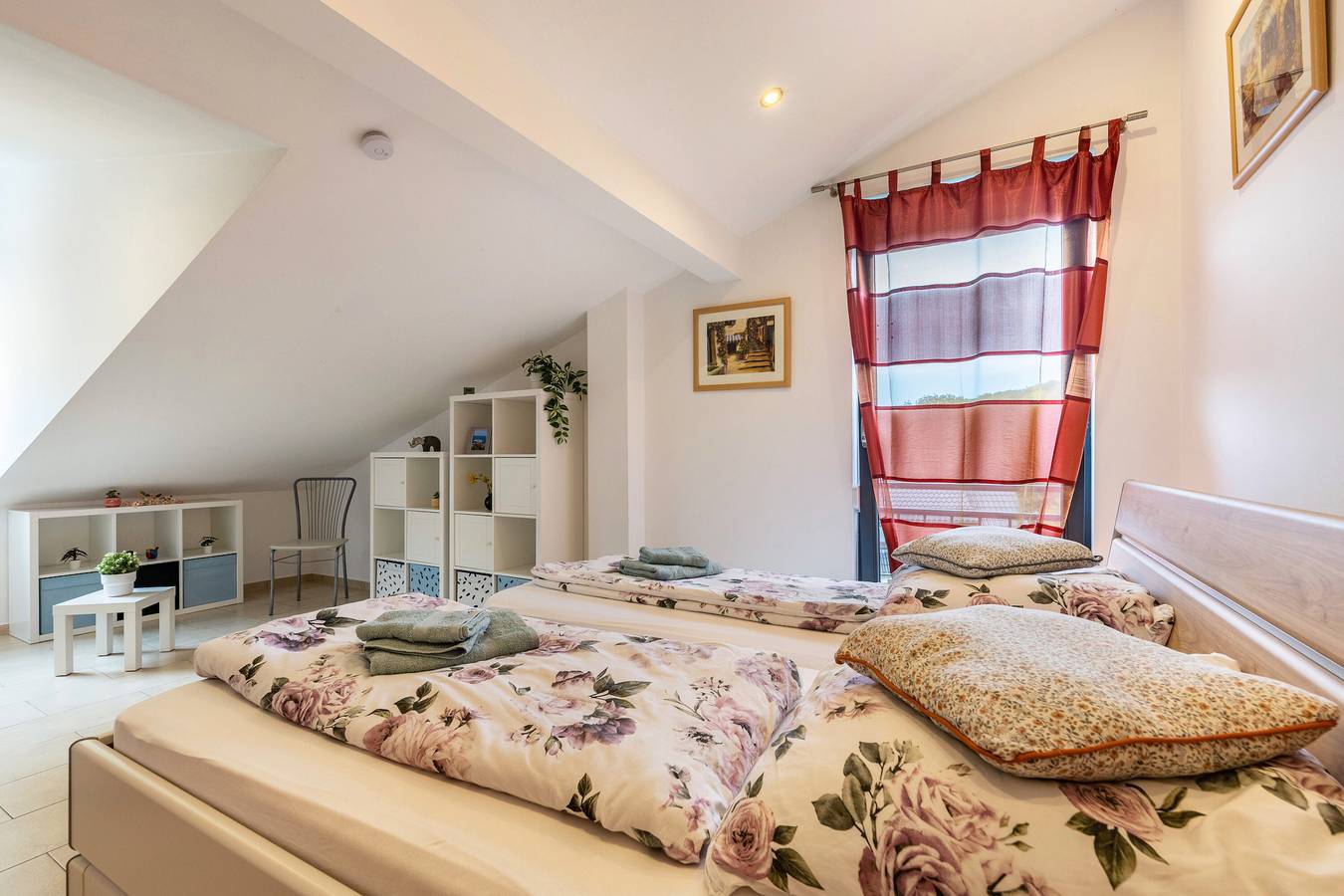 Apartamento entero, Apartamento 'Ferienwohnung Im Ittertal' con Wi-Fi in Solingen, Condado del Monte