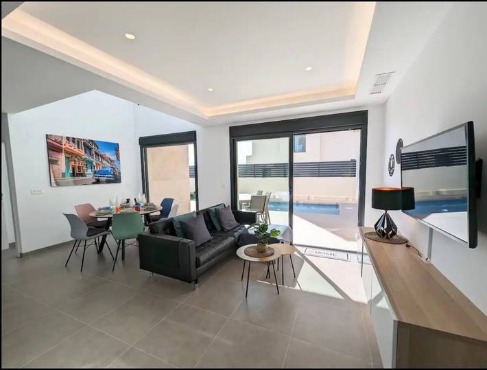 Villa « Spacieuse en angle avec piscine privée, Wi-Fi et climatisation » in La Herrada, Los Montesinos