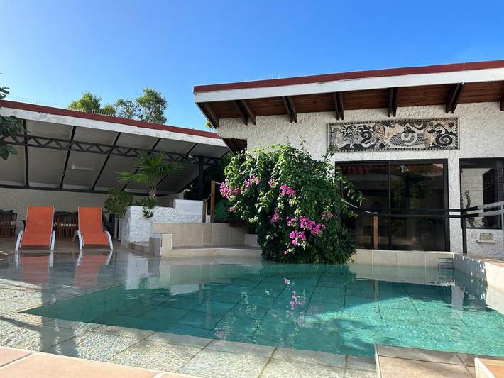 Maison de vacances pour 3 personnes, avec piscine et terrasse