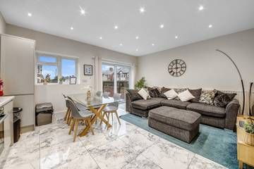 Vacation Rental for 10 Guests in Oxford, Oxfordshire, Picture 4