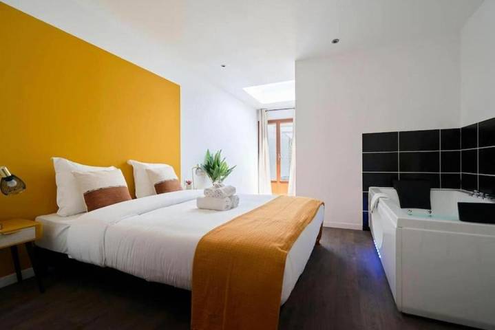 Gîte pour 2 personnes, avec jacuzzi ainsi que terrasse et jardin à Roubaix