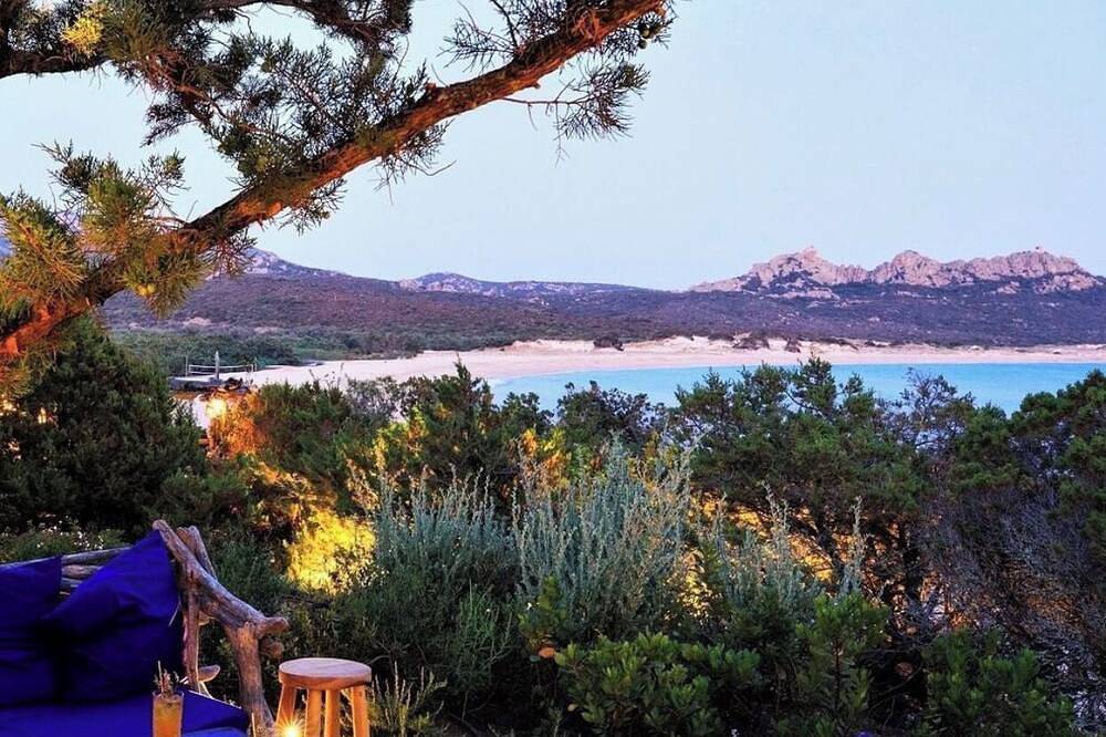 Panoramic sea and mountain views, sleeps 2 to 10 in Sollacaro, Arrondissement de Sartène