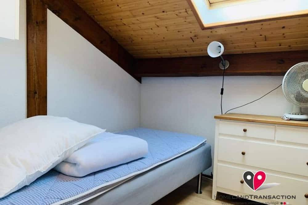 En residencia con piscina, tenis, juegos infantiles a 8 minutos de la playa contis in Saint-Julien-en-Born, Côte d’Argent