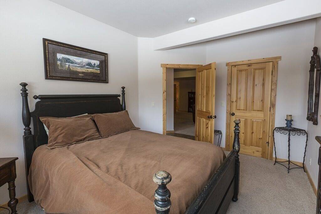 Moose Run 353 ist ein außergewöhnliches Reihenhaus mit 4 Schlafzimmern und direktem Zugang zu den Skipisten. in Glacier-Nationalpark