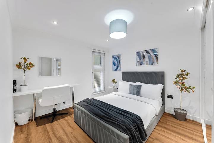 Apartamento entero, Bedroom London Modern Studio Suite Wanstead Cosy Clean Central Close Metro in Newham (Londres), Londres