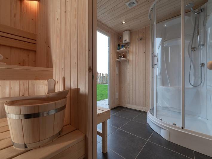 Ferienhaus für 6 Personen, mit Whirlpool und Terrasse sowie Garten und Sauna in Colijnsplaat - 4
