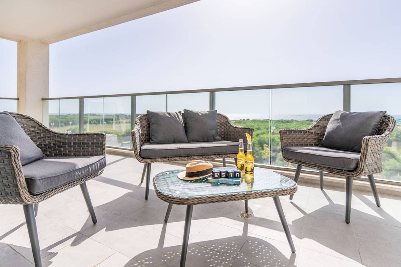 Entire apartment, Sunlit Balcony & Coastal Charm in Naaharia, North Distric (Israel)