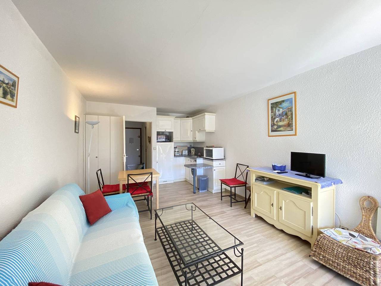 Monolocale intero, Beachfront Studio with A/C, Garden & Parking in Cavalaire-sur-Mer in Cavalaire-sur-Mer, Parco nazionale di Port-Cros