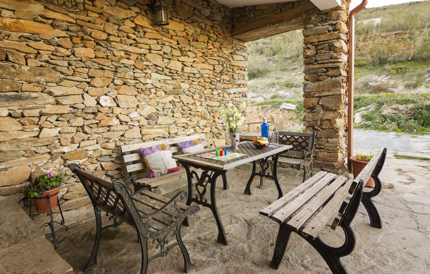 Acogedor apartamento Laroya: WiFi, aire acondicionado, chimenea, piscina, barbacoa in Laroya, Provincia de Almería